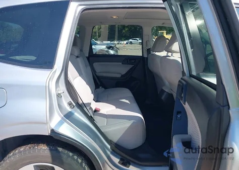 2018 Subaru Forester 2.5I Premium z USA, uszkodzony, nr VIN JF2SJAEC3JH435999